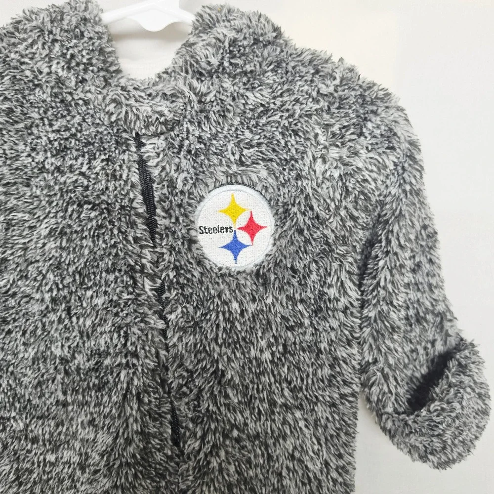 NFL Team Apparel Steelers Bunting Kids 3/6M Grey Sherpa Bear Ears